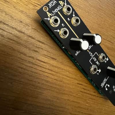 Make Noise XOH Eurorack output module black gold image 2