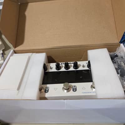 TC Electronic Plethora X3 TonePrint Multi-Effects Pedalboard 2021 - Present - White image 4