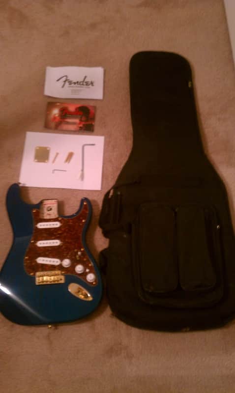 2006 Fender Deluxe Players Stratocaster Loaded Body With Soft Case image 1