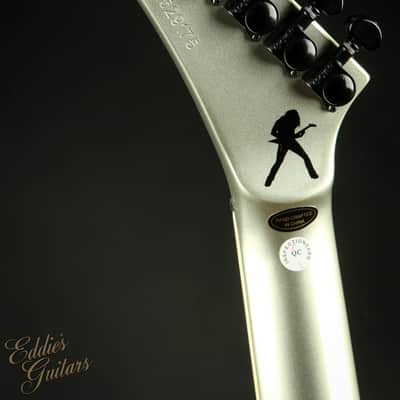 2023 - Kramer Dave Mustaine Vanguard Silver Metallic image 8