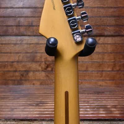 Fender American Professional II Stratocaster®, Maple Fingerboard, Sienna Sunburst image 5