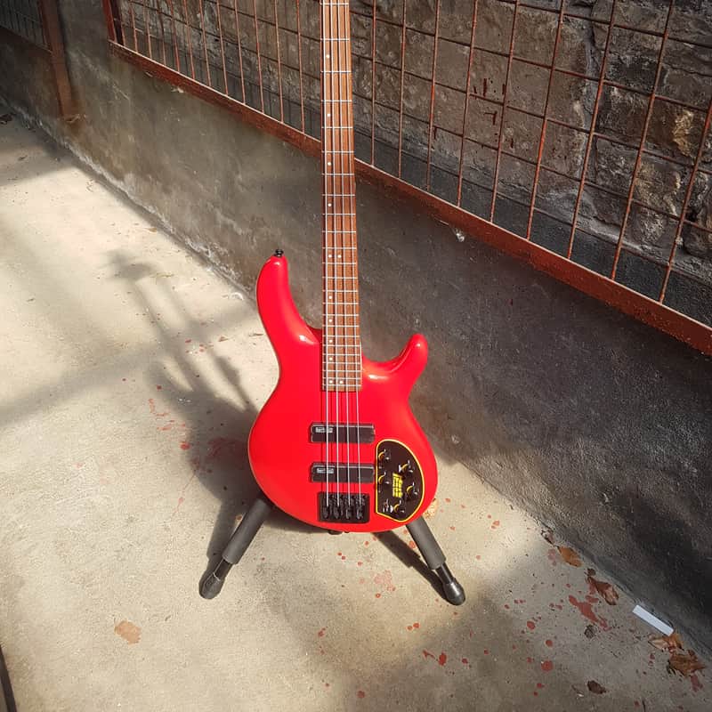 2024 Cort C4 Deluxe candy red