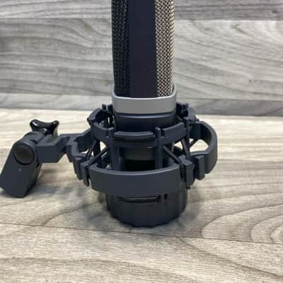 AKG C214 Microphone image 5