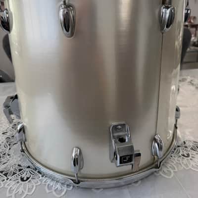 Slingerland Magnum - Silver Mist 18x16 Floor tom 1979 Excellent Condition! image 14