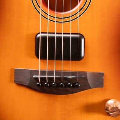 Fender Acoustasonic Standard Jazzmaster - Honey Burst - Demo image 10