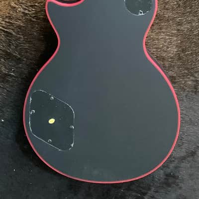 Firefly FFLP Les Paul Matte black with red binding image 3