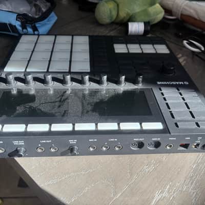 Native Instruments Maschine MKIII 2010s - Black image 3