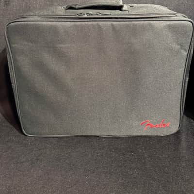 Fender Pedalboard - Medium with soft carrying case image 4