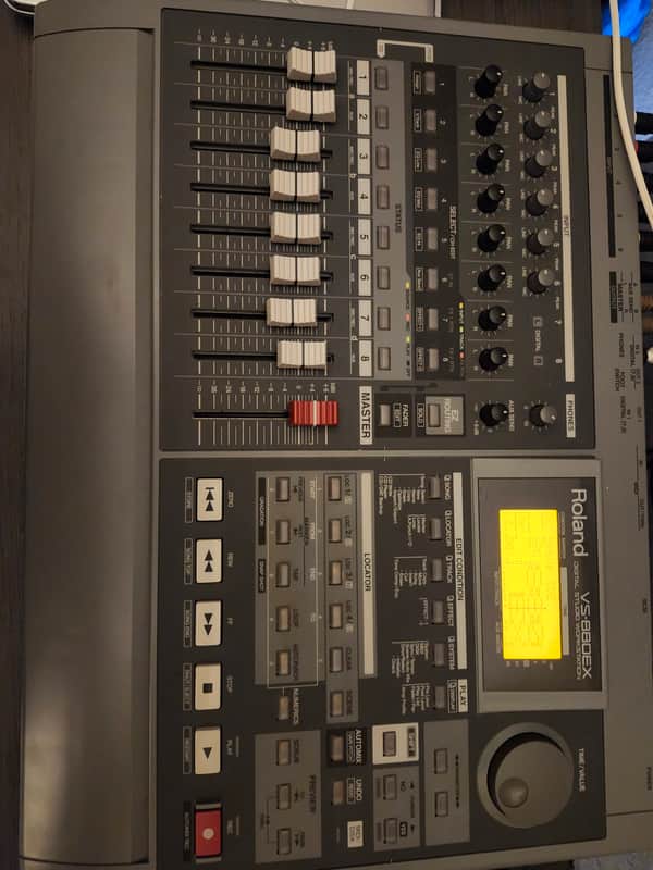 Roland VS-880EX Digital Studio Workstation 1998 - 2000 - Gray image 1