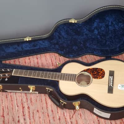 Larrivee P-09 Natural w/ Indian Rosewood back and sides image 10