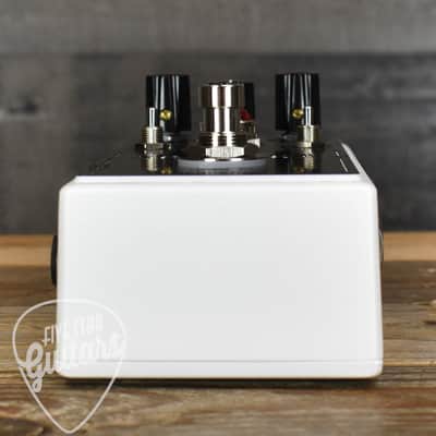 Mint Spaceman Effects Sputnik 1 Silicon Fuzz Pedal - White Edition image 5