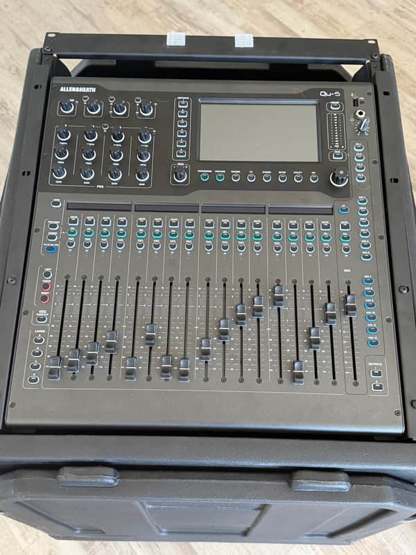 Allen & Heath QU-5 & SKB GiRig image 1
