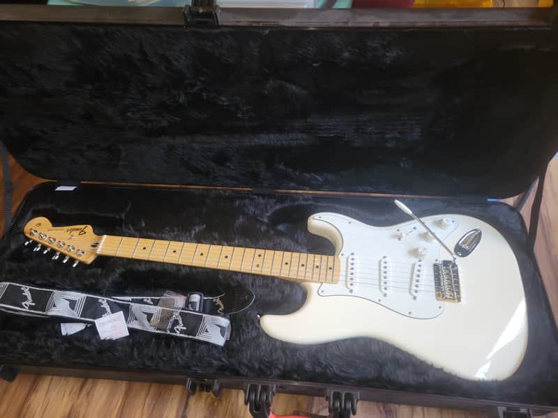 Fender Standard Stratocaster-Arctic White image 1