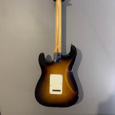 Fender American Special Stratocaster with Maple Fretboard 2-Color Sunburst image 4