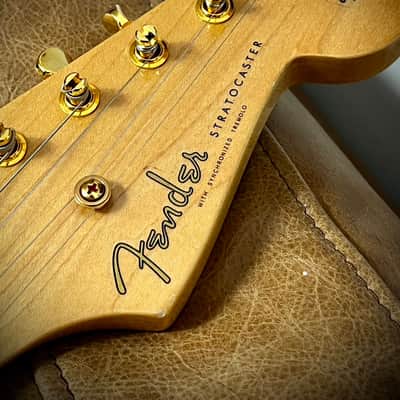 RARE 2001 Fender Custom Shop 1956 reissue stratocaster | NOS White Blonde, Original Fender G&G Hardcase and paper image 14