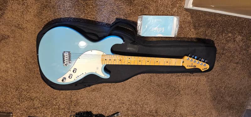 Line 6 Variax 600 2000s - Blue image 1