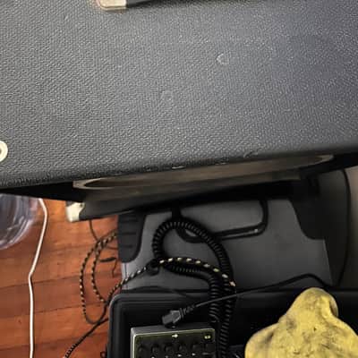 Fender Rumble 200 1x15 Bass Combo Amp – 200W – Black/Silver image 2