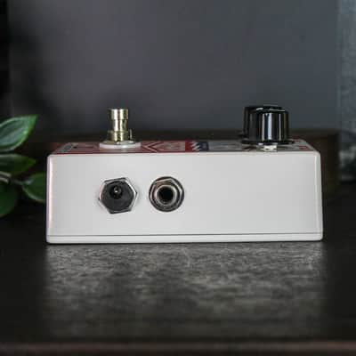 Preowned Daredevil Pedals Northern Creeper Fuzz Pedal w/ Box image 3