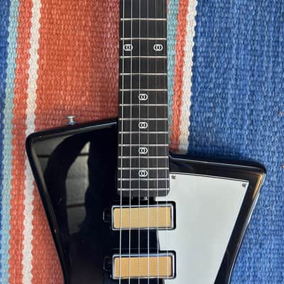 Ernie Ball Music Man St. Vincent Signature Goldie 2021 - Present - Silk Charmeuse image 3