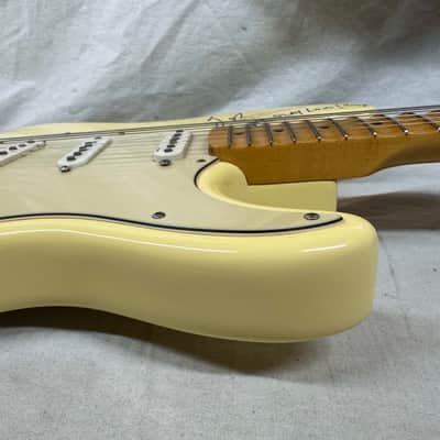 Fender Yngwie Malmsteen Signature Stratocaster Guitar with Case - signed! 1992 - Vintage White / Maple neck image 15