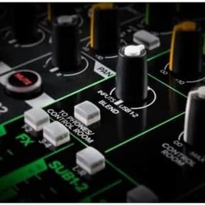 Mackie ProFX30v3 30-Channel Professional Analog Mixer with USB, Onyx Mic Preamps and GigFX Effects Engine image 2