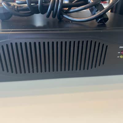 Behringer Europower EP2000 2000-Watt Stereo Power Amp with IEC power cable & rack mount bolts/washers image 3