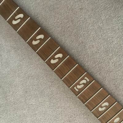 Harley Benton 4 String Electric Bass Maple Neck, 24 Frets Rosewood Fingerboard image 5