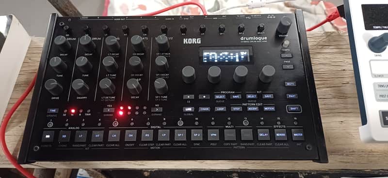 Korg Drumlogue Hybrid Drum Machine