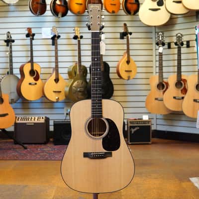 Martin D-16E Sitka Spruce/Mahogany Dreadnought Acoustic-Electric w/Soft-Shell Case image 4
