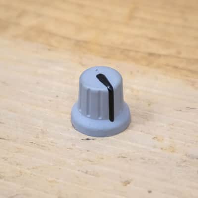 E-mu Gray Rotary Encoder Knob with Black Indicator for Proteus 2000 U222772
