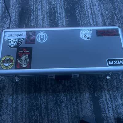 Pedaltrain Metro 24 with Hard Case and Voodoo Pedal Power 3 Supply image 2