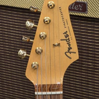 Fender Stevie Ray Vaughan Stratocaster 3Color Sunburst image 3