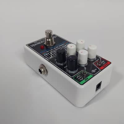 Electro-Harmonix Nano Battalion Bass Preamp and Overdrive image 8