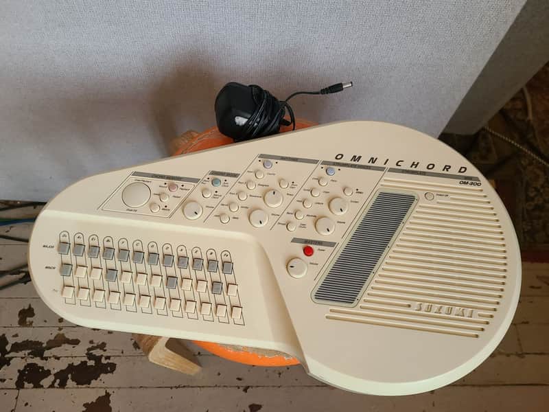 Suzuki OM-300 Omnichord 1996 - Beige image 1