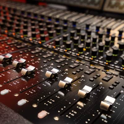 Avid S6 M40 Console 32Chnl Fader-, Knob- and Process Module incl. Zaor custom Desk image 12