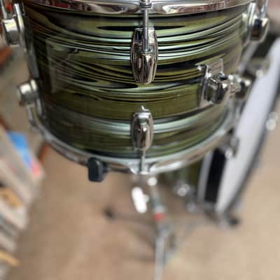 1960’s Ludwig Standard Avocado Strata Drums image 5