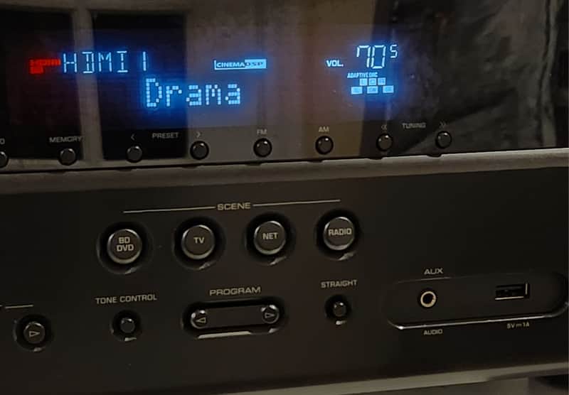 Yamaha Yamaha RX-V477 is a 5.1-channel network AV receiver 90s - Black image 1