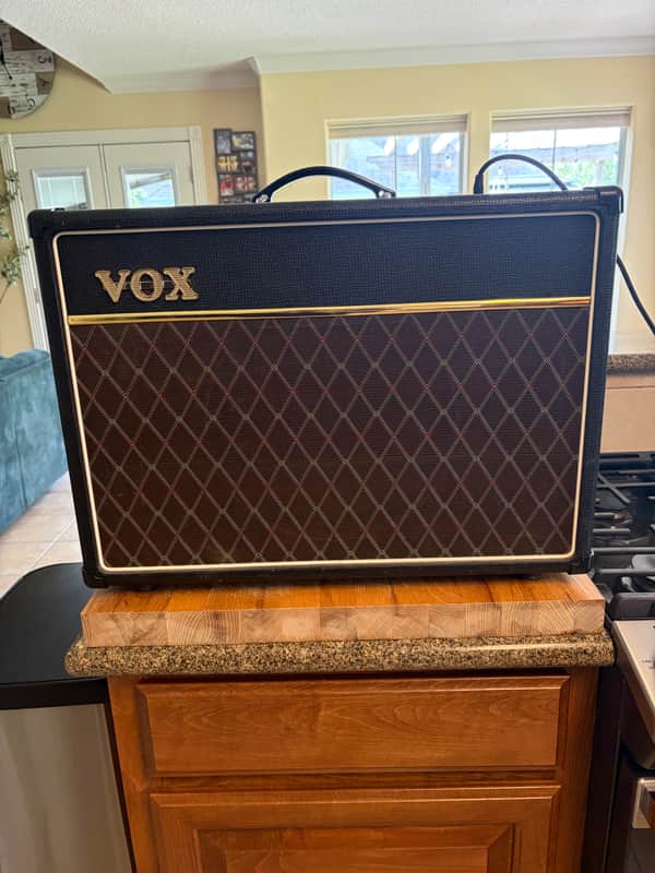 Vox AC15C1 Custom 2-Channel 15-Watt 1x12" Guitar Combo