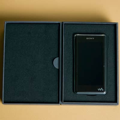 SONY NW-WM1A Signature Series Walkman / Hi-res Digital Audio Player (Japan Model) image 4