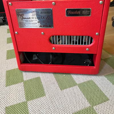 Fender Pro Junior IV FSR Limited Edition "Fiesta Red" 15-Watt 1x10" Guitar Combo 2019 - Fiesta Red image 4