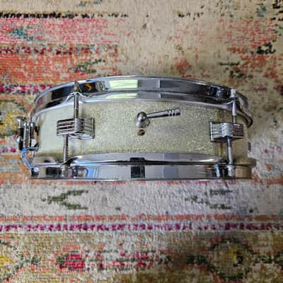 Ludwig Jazz Combo 13x3" Silver Sparkle 6-Lug Piccolo Snare - Granitone Interior image 2