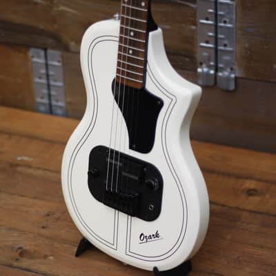 Supro Ozark 2019 - Antique White image 4