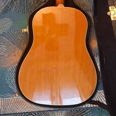 Gibson J-35 2016 - Natural image 9