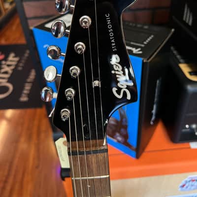 Squier Paranormal Strat-O-Sonic 2023 - Present - Crimson Red Transparent image 3