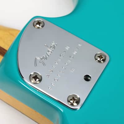 Fender American Professional II Stratocaster with Rosewood Fretboard 2021 - Miami Blue image 11