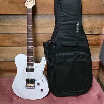 Yamaha PACS+11S Pacifica Standard Plus Electric Guitar - White w/ Gig Bag image 19