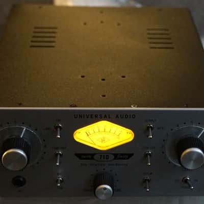 Universal Audio UA 710TF Twin-Finity Tube/Solid State Blending Mic Preamp w/DI Original Box image 4