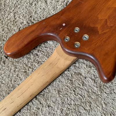 Washburn 4 String Electric Bass, Solid Alder Wood Body, Maple Neck, Rosewood 24 Frets Fingerboard image 15