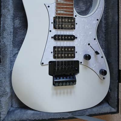 Ibanez RG450DXB-WH Standard with Jatoba Fretboard 2018 - Present - White image 4