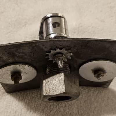 Rogers Swiv-o-matic Bassdrum/Tom Mount ~1960's Chrome, with back plate and hardware image 2